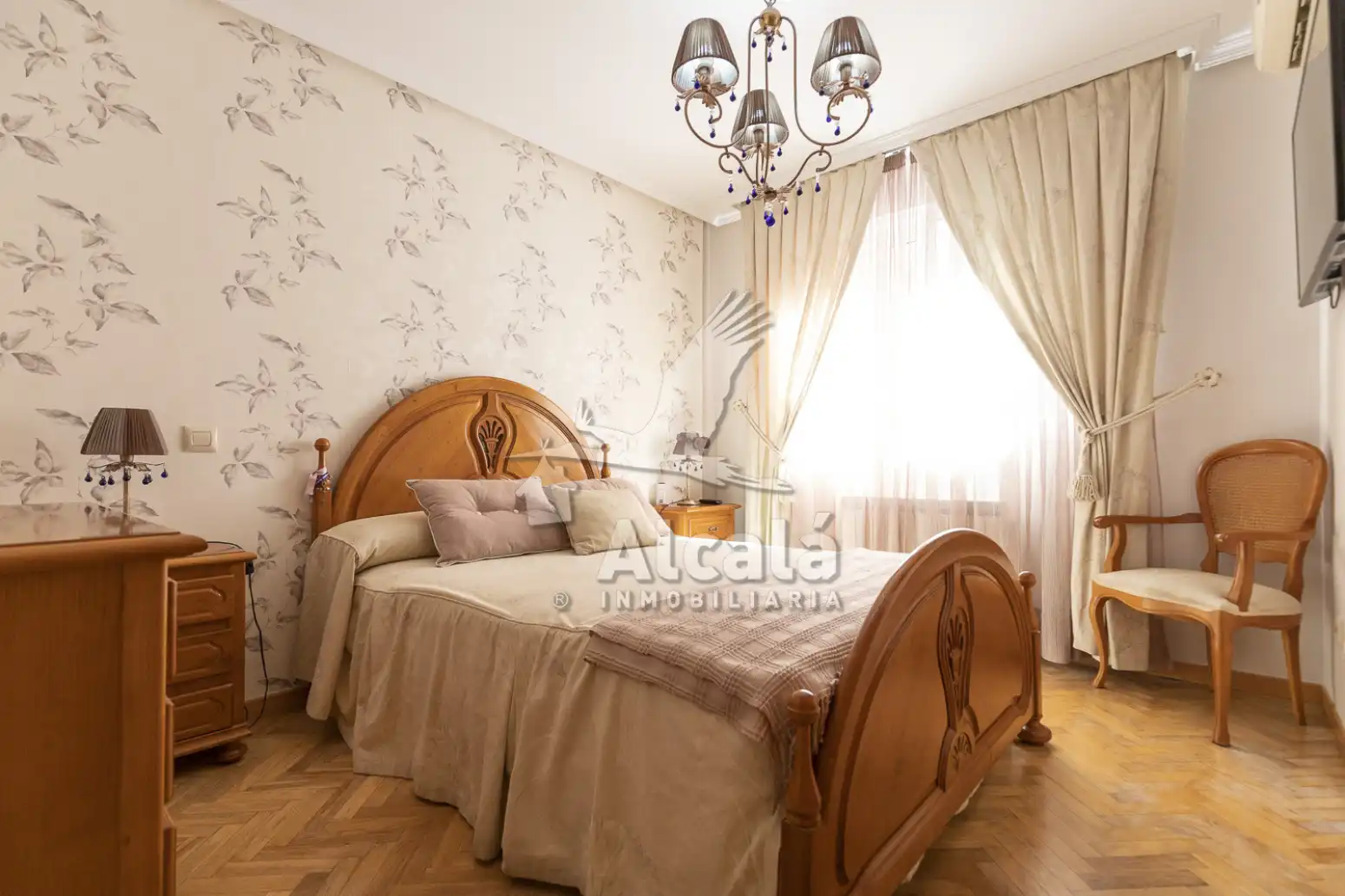Bedroom of Houses for sale in Alcalá de Henares  with Air Conditioner, Heating and Parquet flooring