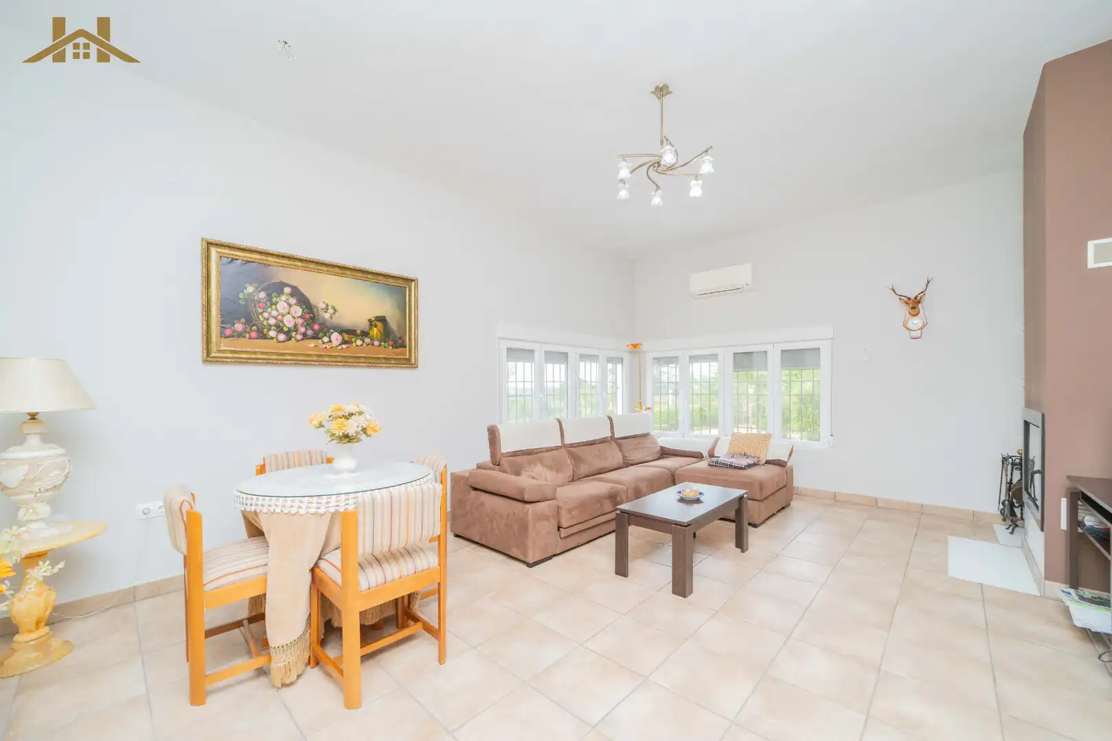 Sala de estar de Casa o chalet en venta en Aldea del Fresno con Aire acondicionado, Calefacción y Jardín privado