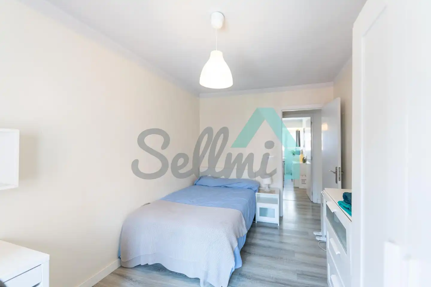Habitación de Piso para compartir en Oviedo  con Calefacción y Amueblado