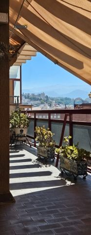 Terraza de Piso de alquiler en  Granada Capital con Calefacción, Terraza y Amueblado