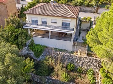 Xalet amb balcó en venda a Carrer Núria