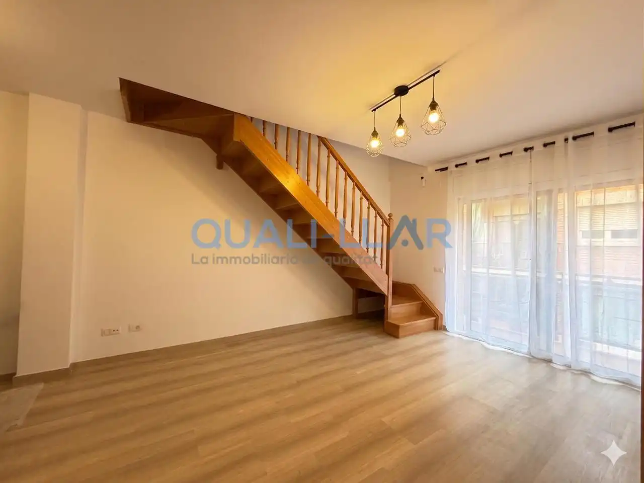 Piso en venta en Cornellà de Llobregat con Aire acondicionado, Calefacción y Parquet