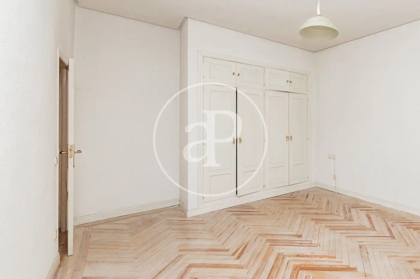 Bedroom of Flat for sale in Madrid  with Heating, Storage room and Balcony