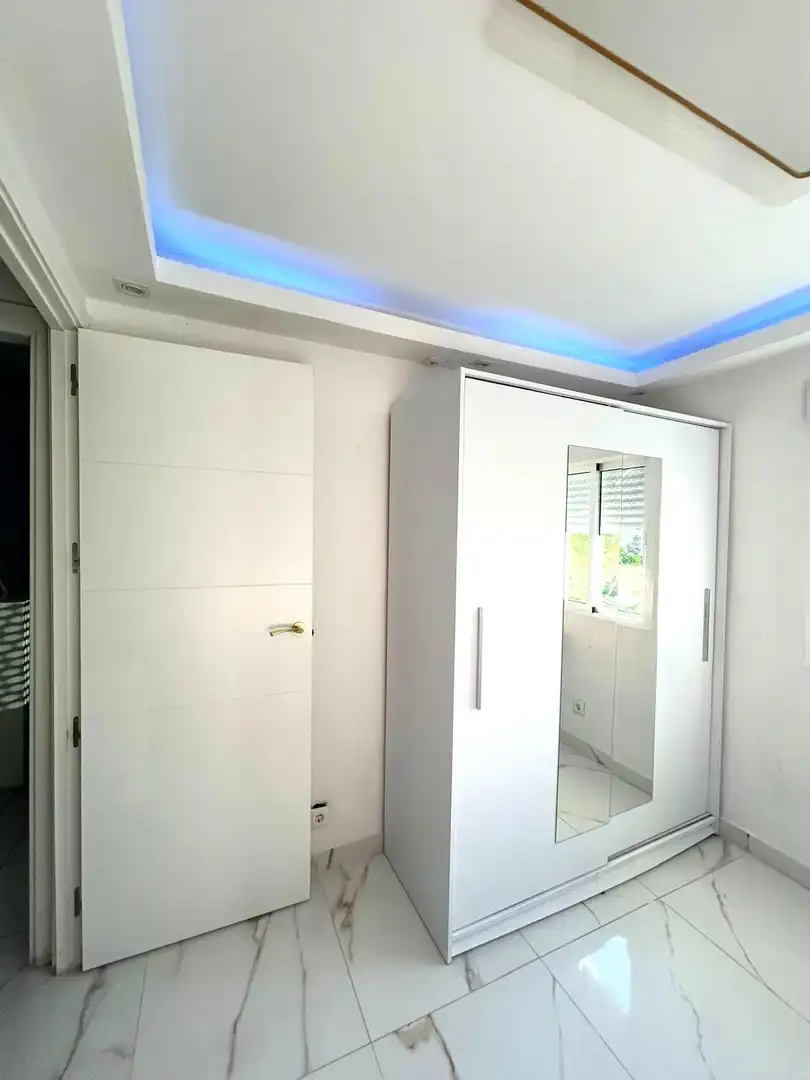 Bedroom of Flat for sale in Sevilla  with Air Conditioner and Terrace