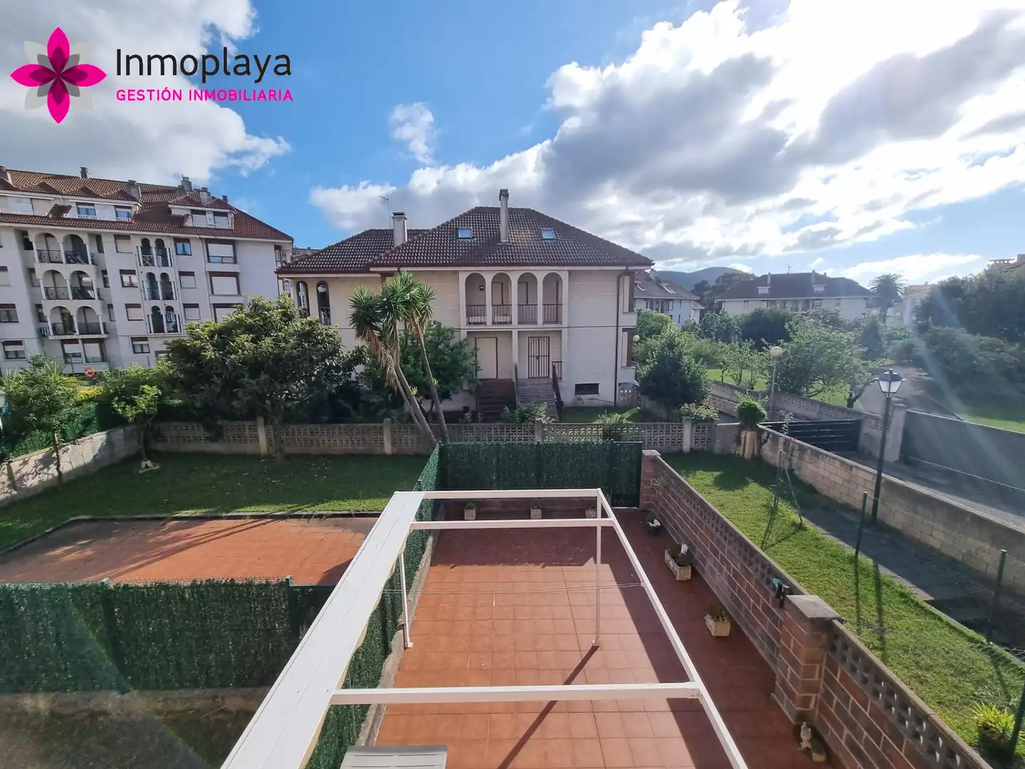 Vista exterior de Planta baixa en venda en Noja amb Calefacció, Terrassa i Moblat
