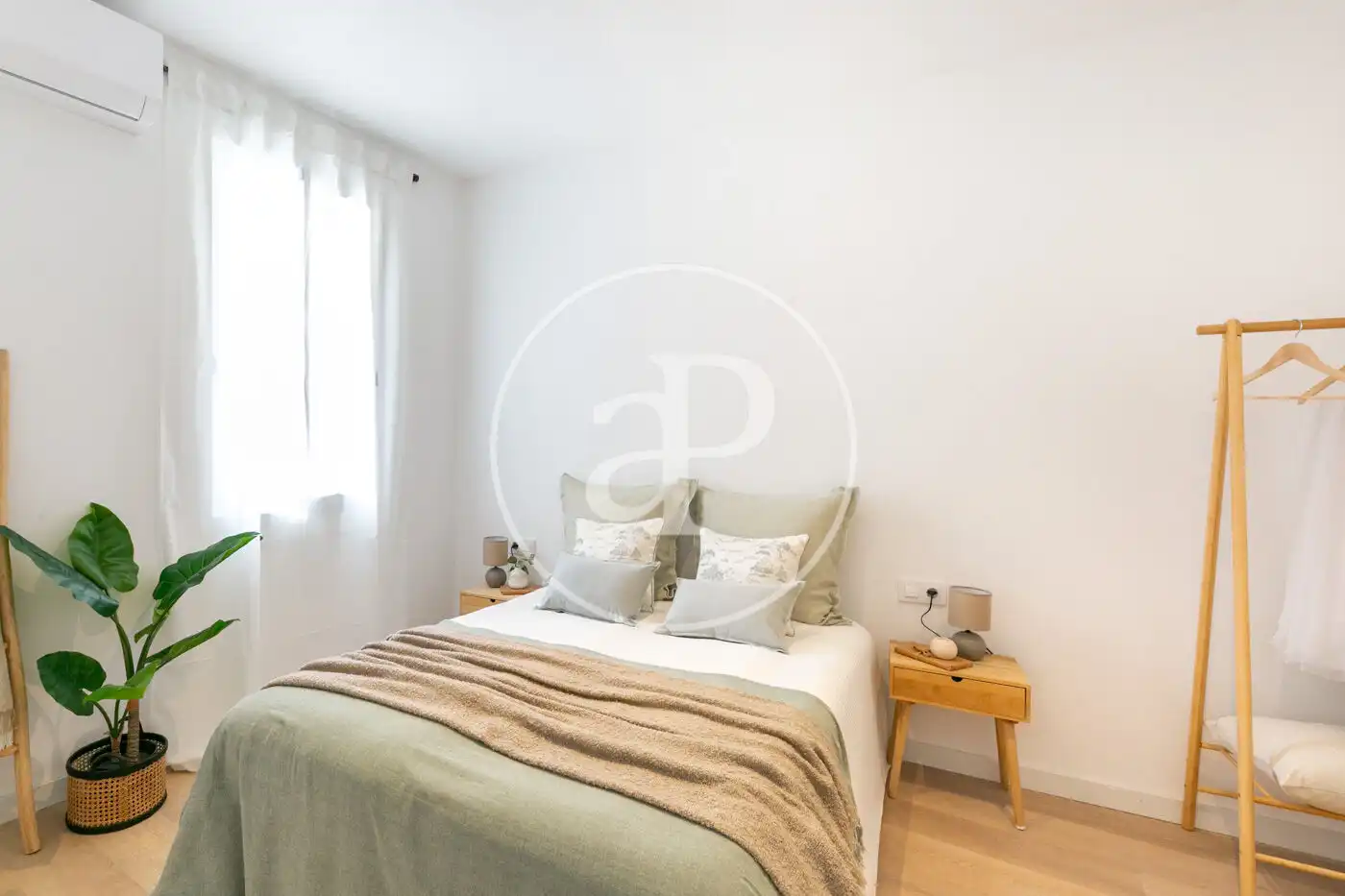 Habitación de Piso en venta en Barcelona con Aire acondicionado, Calefacción y Balcón