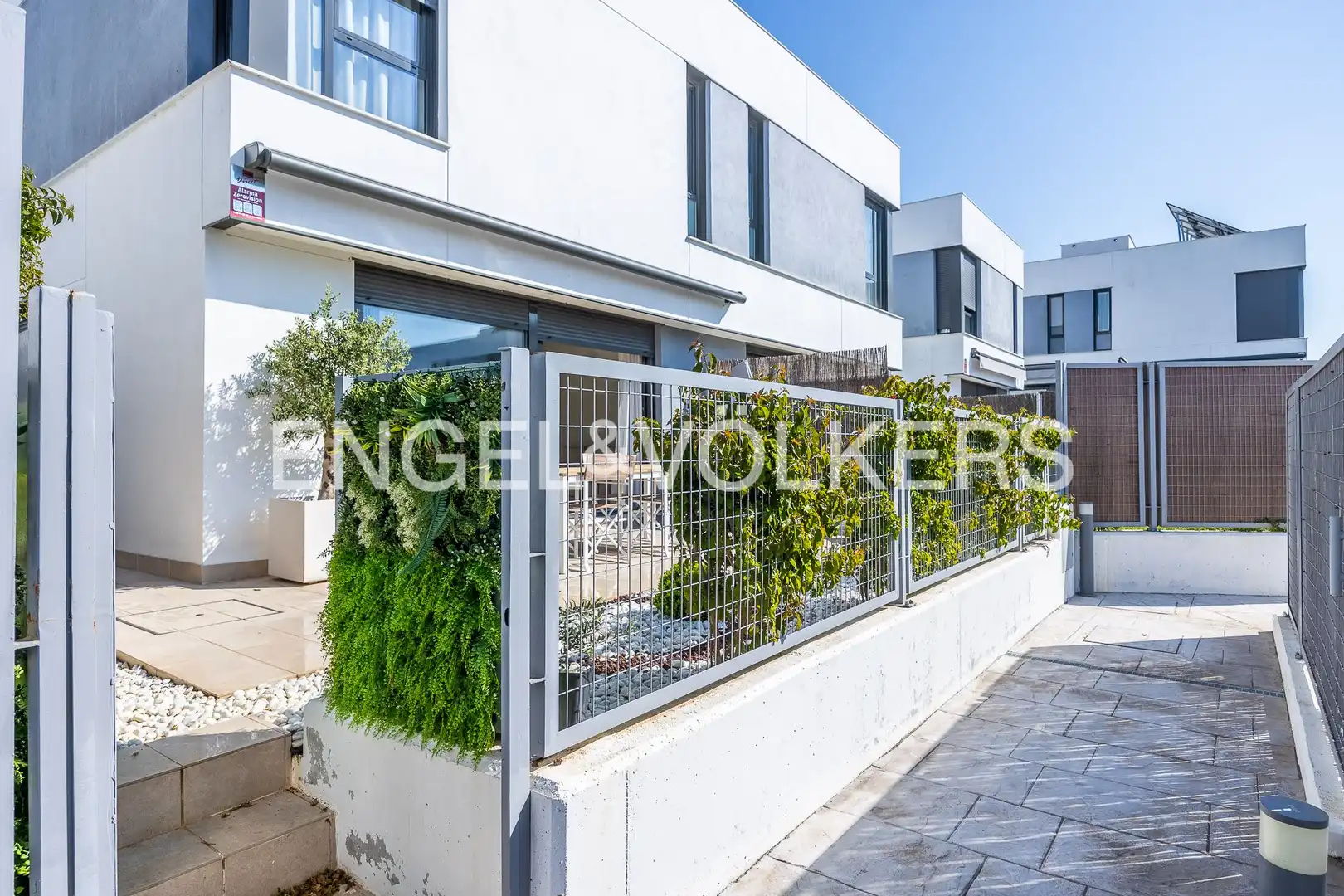 Terrace of Detached homes for sale in Mairena del Aljarafe  with Air Conditioner, Heating and Private garden