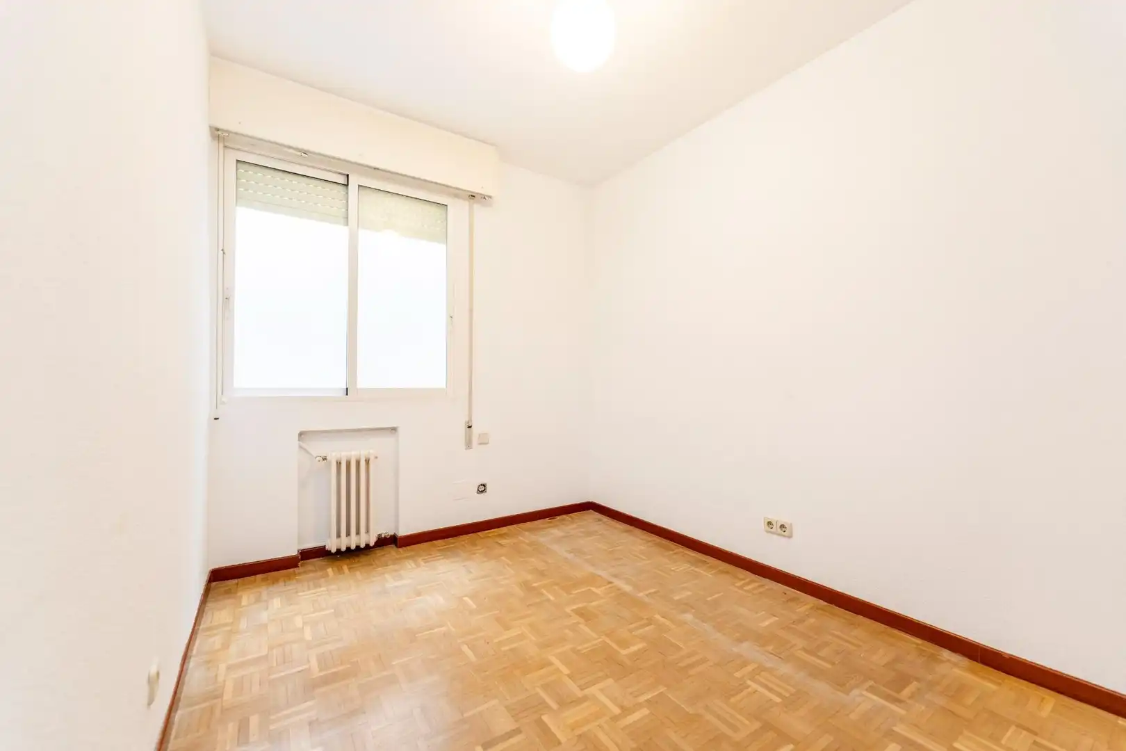 Habitación de Piso en venta en Madrid con Calefacción