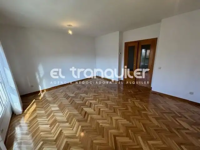 Sala d'estar de Pis de lloguer en Madrid amb Terrassa i Rentadora