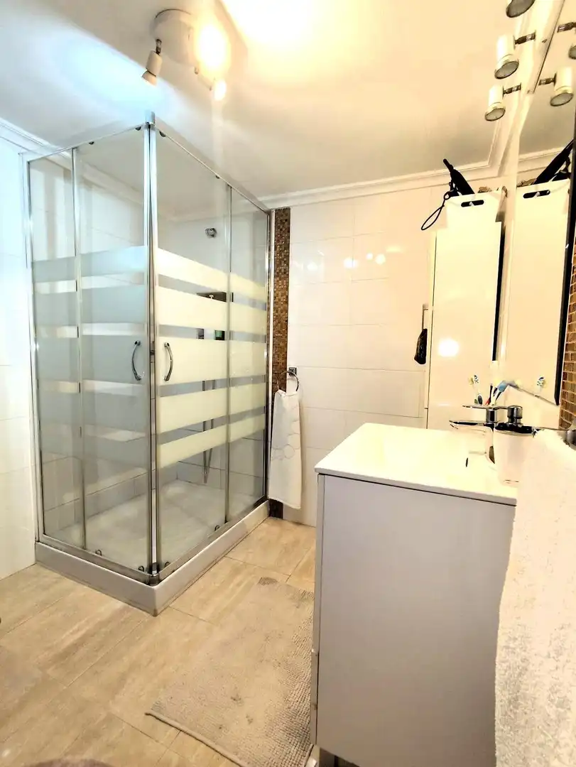 Baño de Casa o chalet en venta en Villaescusa (Cantabria) con Jardín privado, Trastero y Balcón