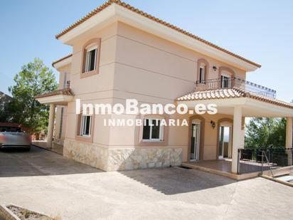 Vista exterior de Casa o xalet en venda en Chiva amb Aire condicionat i Terrassa