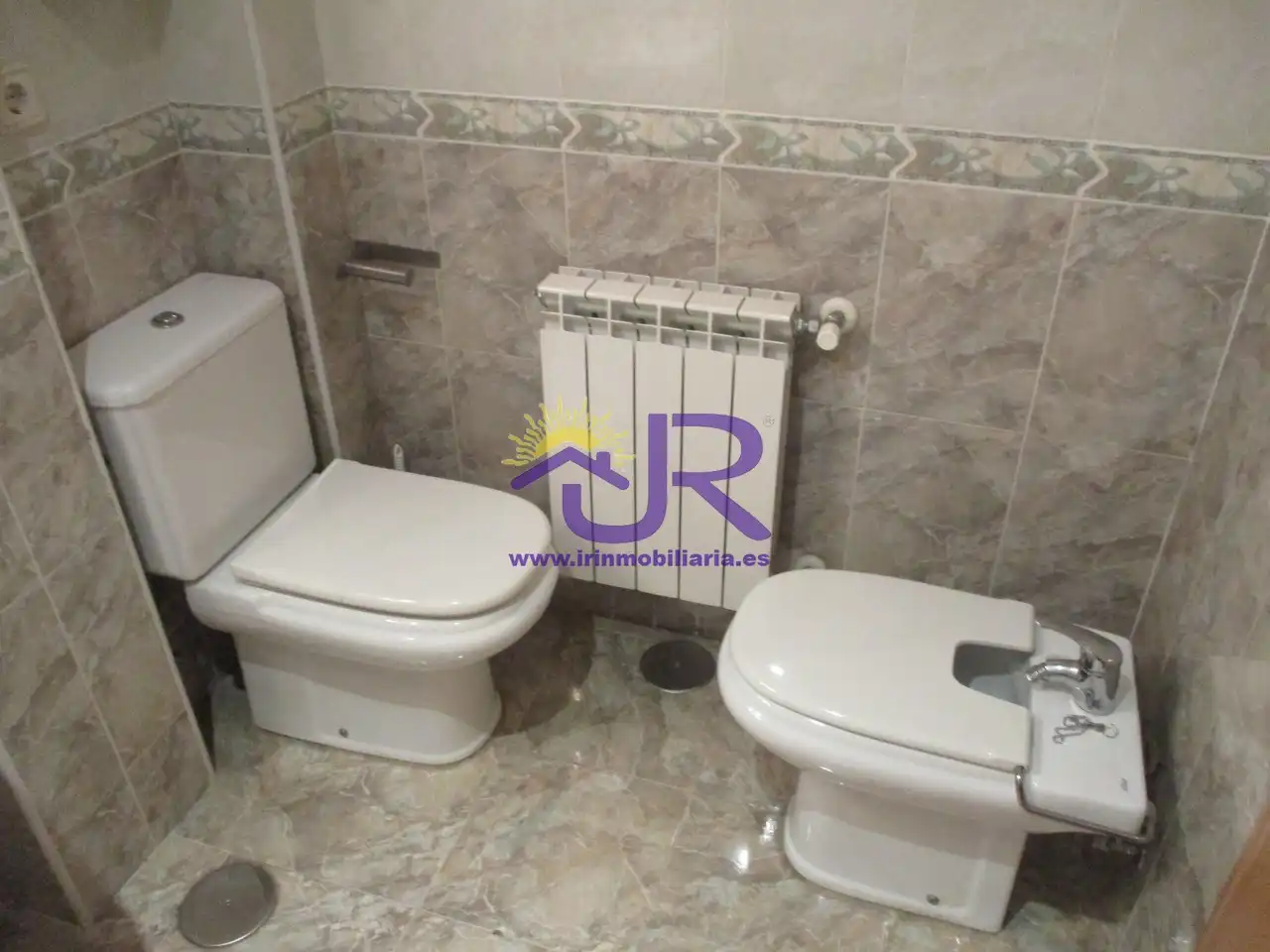 Baño de Apartamento en venta en Paracuellos de Jarama con Calefacción