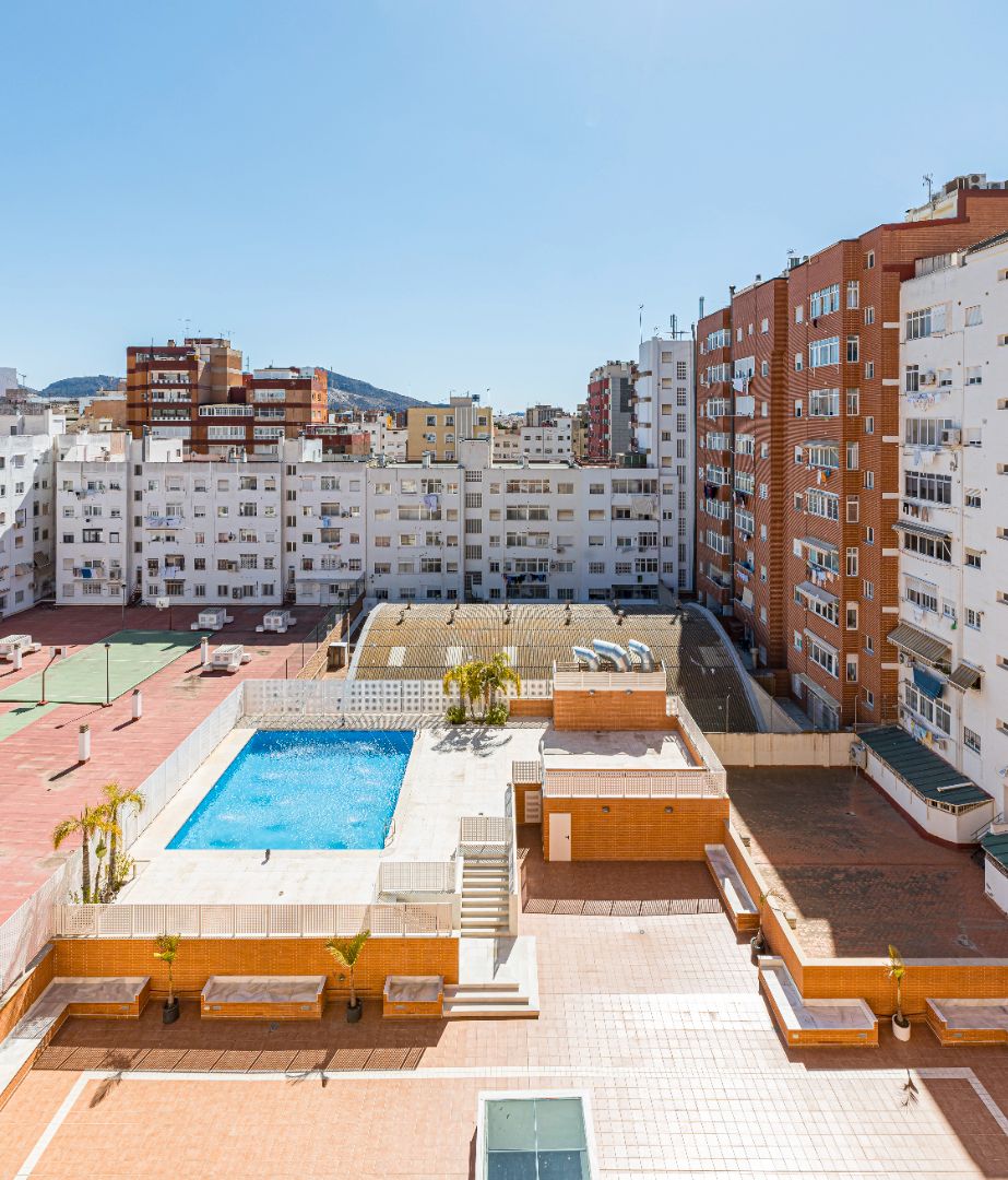 Piso en venta en Avenida Reina Victoria Eugenia, 2, Alameda