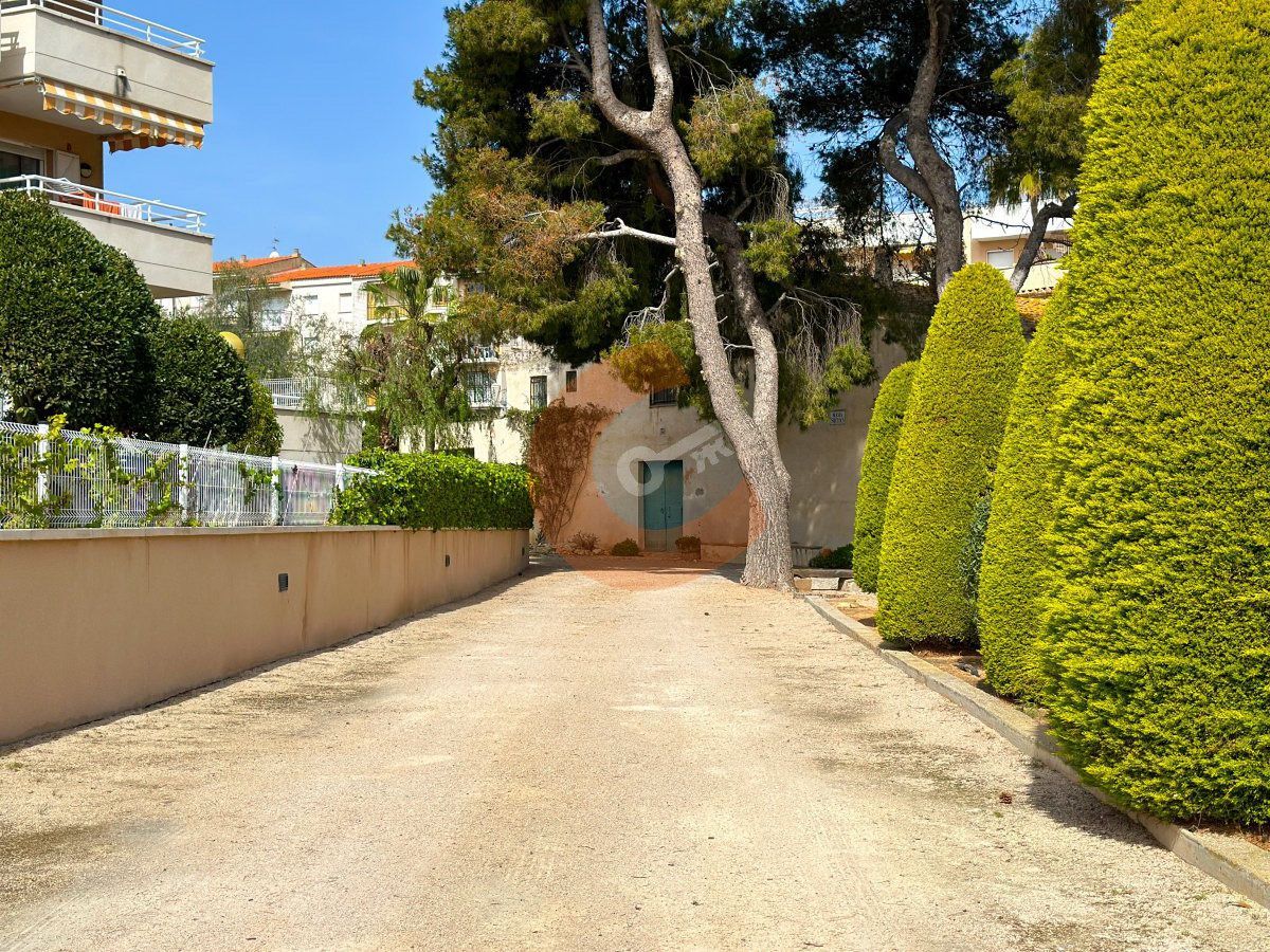 Vista exterior de Casa o xalet en venda en El Vendrell amb Aire condicionat, Calefacció i Jardí privat