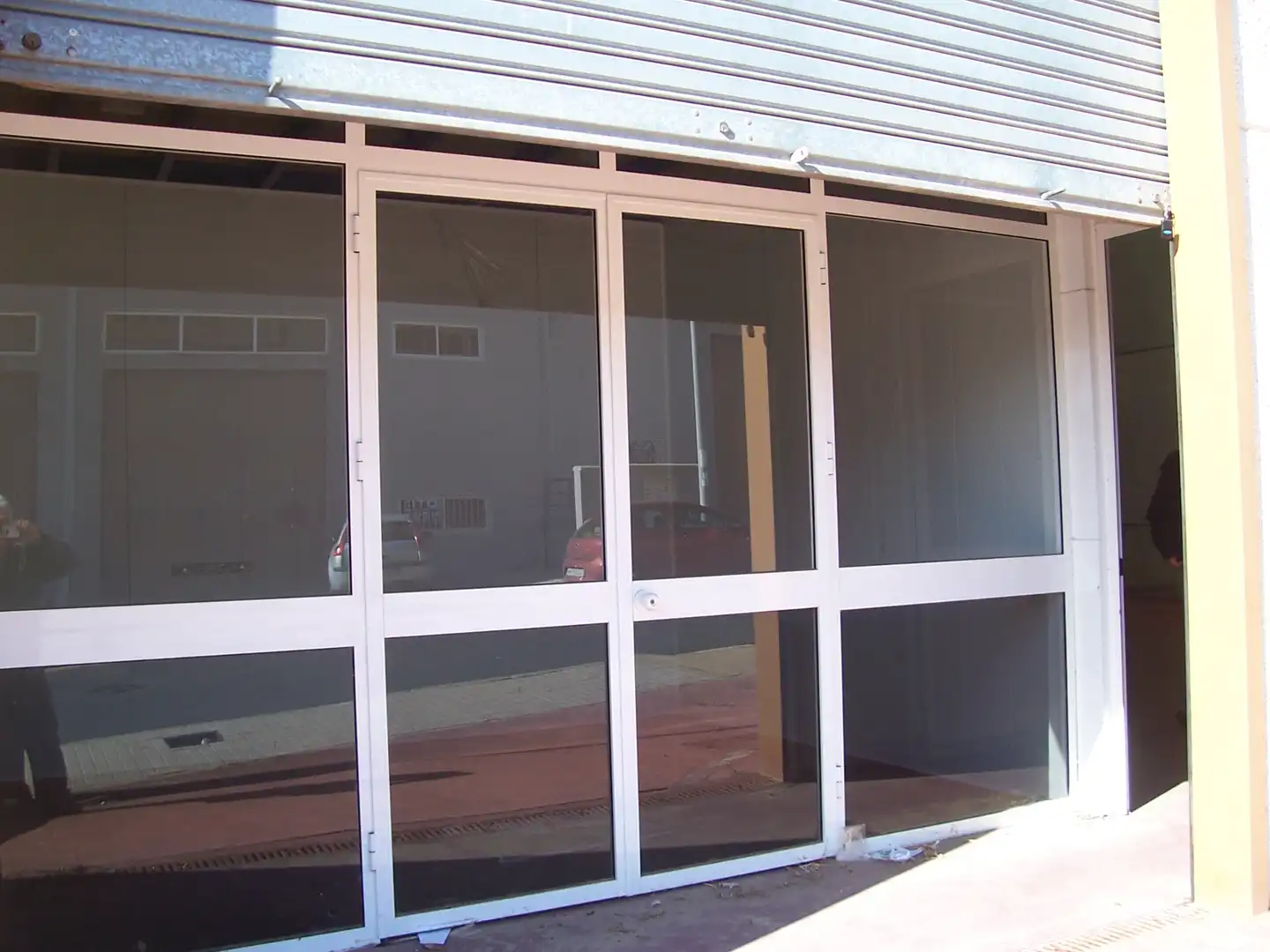 Vista exterior de Nave industrial en venta en La Palma del Condado con Alarma