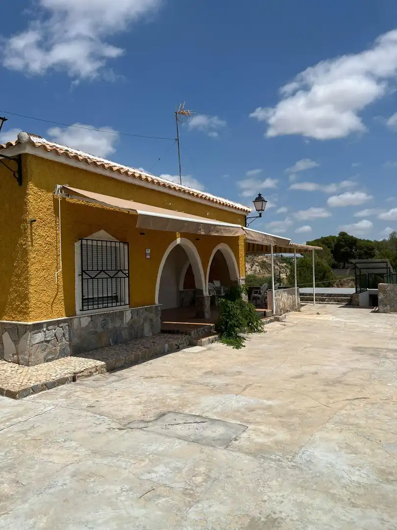 Vista exterior de Casa o chalet de alquiler en Albatera con Calefacción, Jardín privado y Terraza