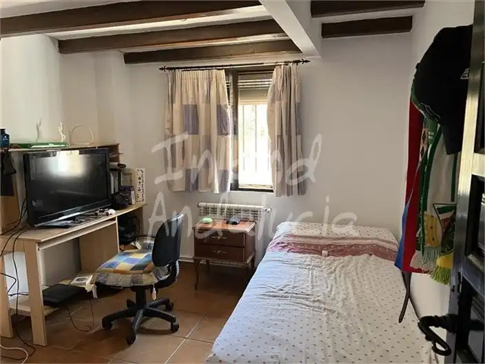 Dormitori de Finca rústica en venda en Priego de Córdoba amb Aire condicionat, Traster i Piscina