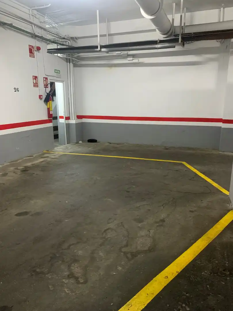 Einzelparkplatz zur Miete in Carrer de Déu i Mata 150, imagen 4