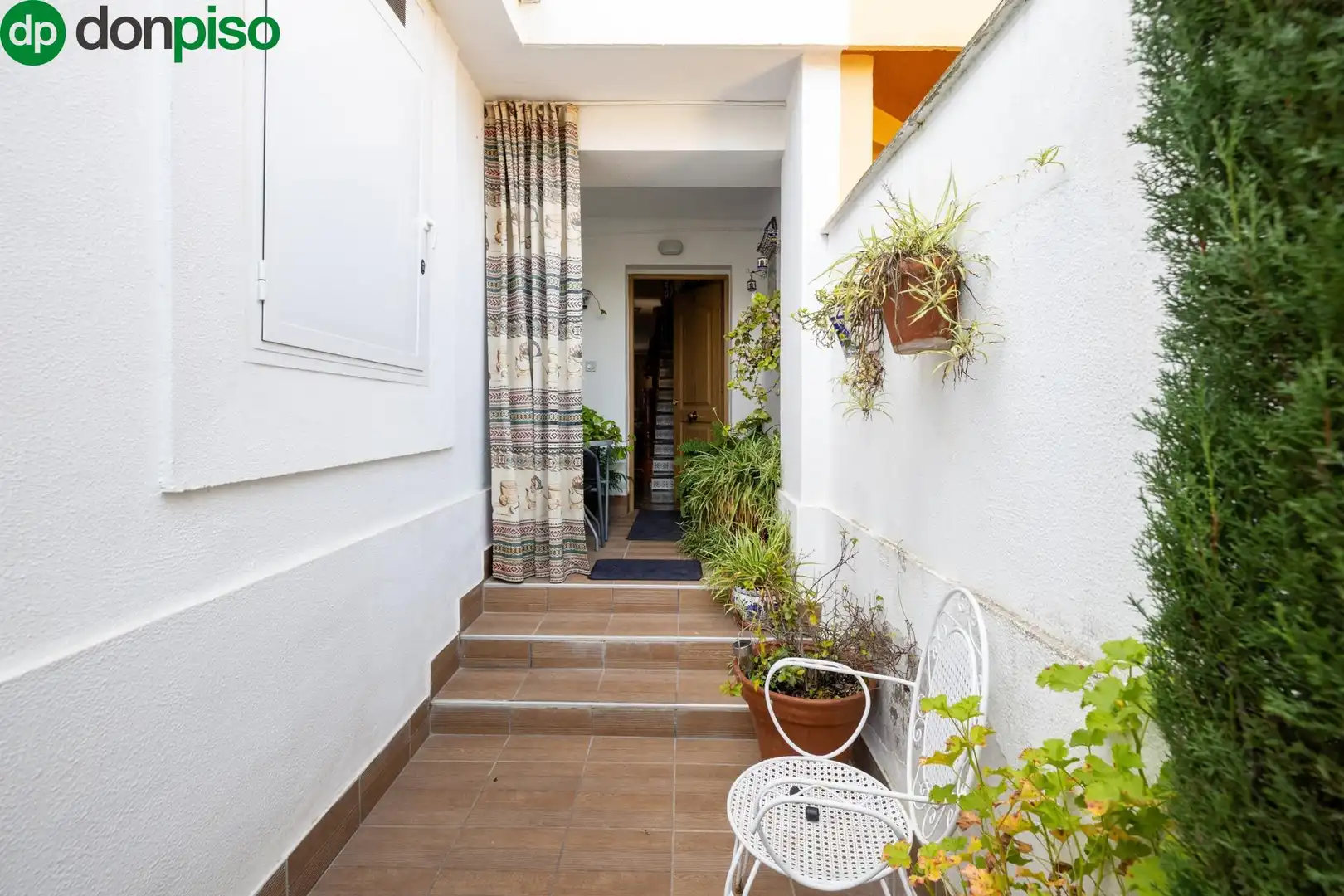 Casa pareada con terraza en venta en Calle MIMBRES UR.MONTELUZ, imagen 2
