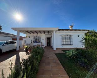 Exterior view of House or chalet for sale in Chiclana de la Frontera  with Air Conditioner, Heating and Private garden