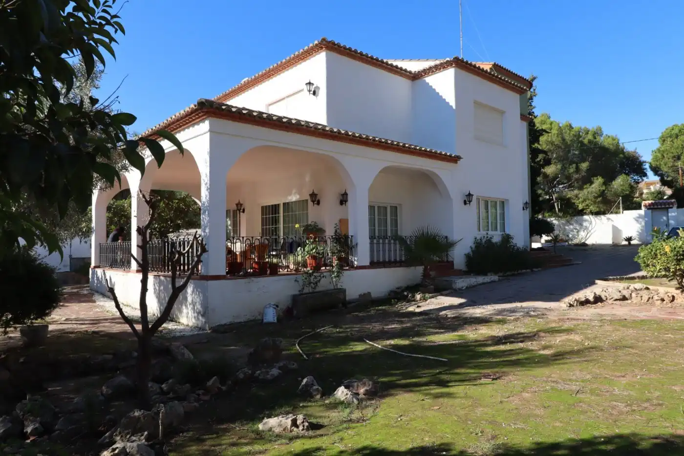 Vista exterior de Casa o xalet en venda en Godella amb Calefacció, Jardí privat i Terrassa