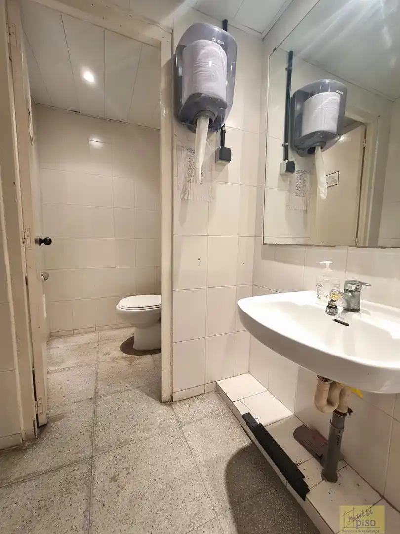Badezimmer von Geschaftsraum zum Verkauf in L'Hospitalet de Llobregat mit Klimaanlage