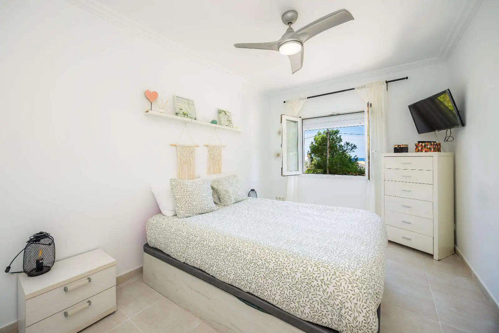 Schlafzimmer von Einfamilien-Reihenhaus zum Verkauf in Capdepera mit Klimaanlage, Terrasse und Möbliert