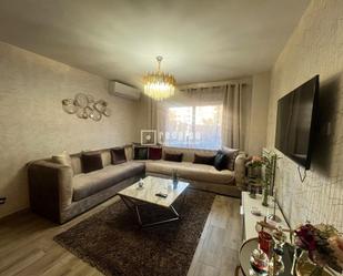 Sala d'estar de Pis en venda en  Madrid Capital amb Aire condicionat, Calefacció i Terrassa