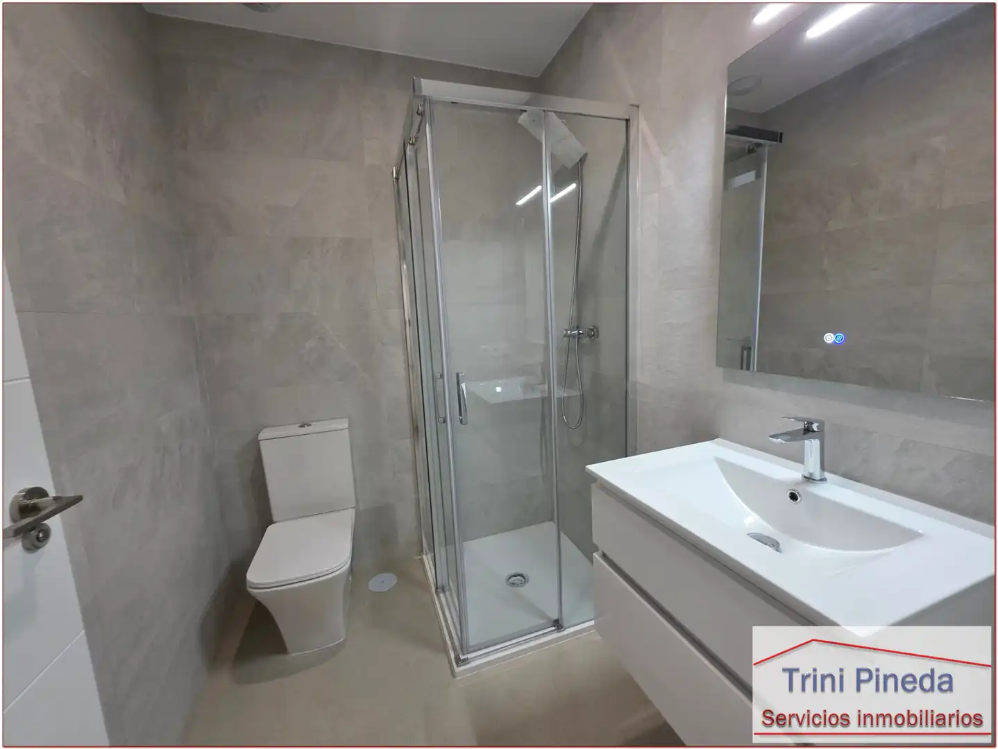 Bathroom of Flat for rent in Sevilla  with Air Conditioner, Heating and Terrace
