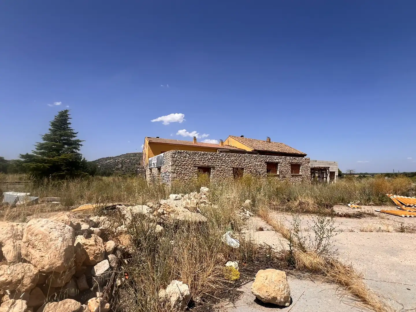 Buildings for sale in C/ Extrarradio , Castrillo de Duero
