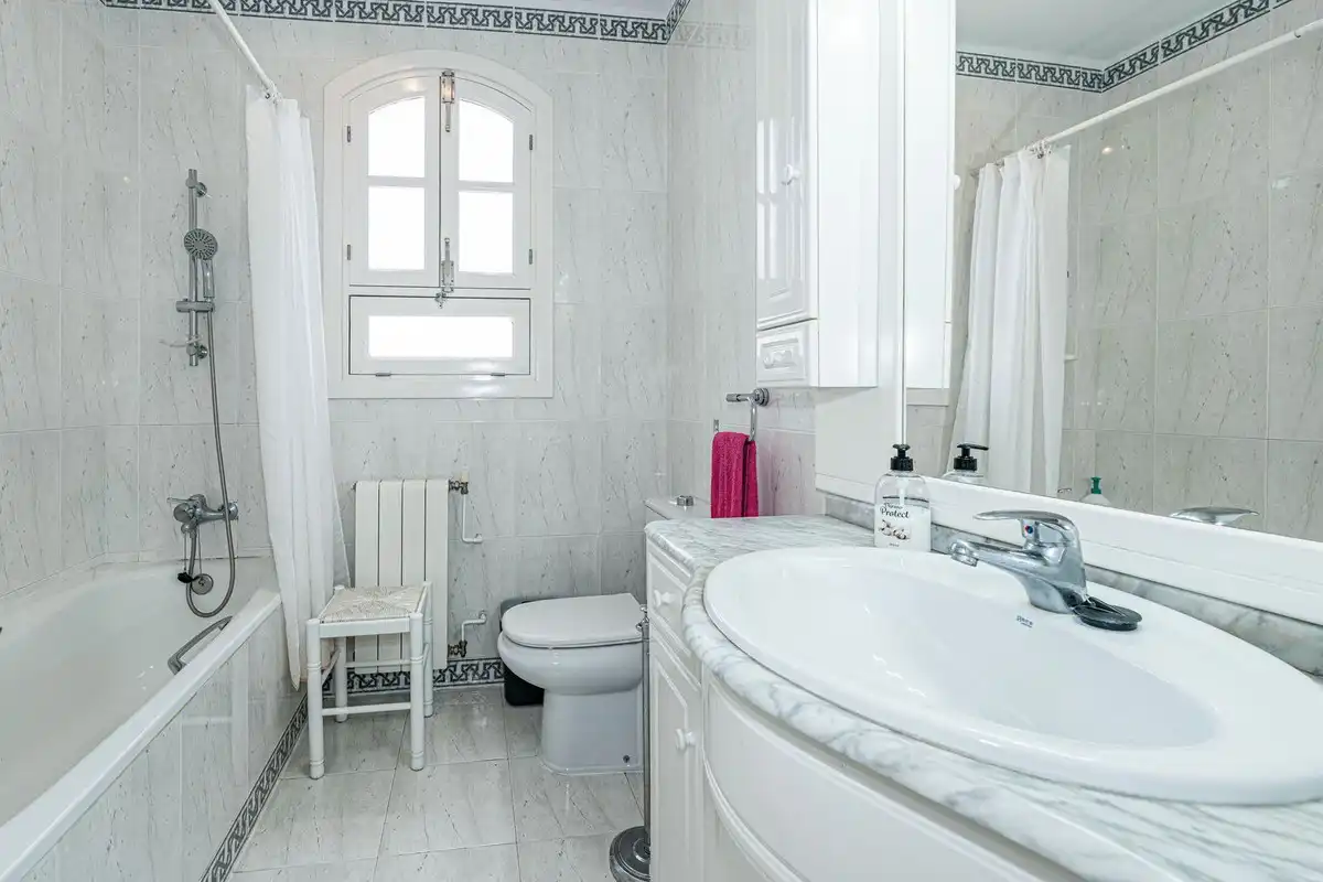 Bathroom of Detached homes for sale in Nerja  with Air Conditioner, Private garden and Terrace