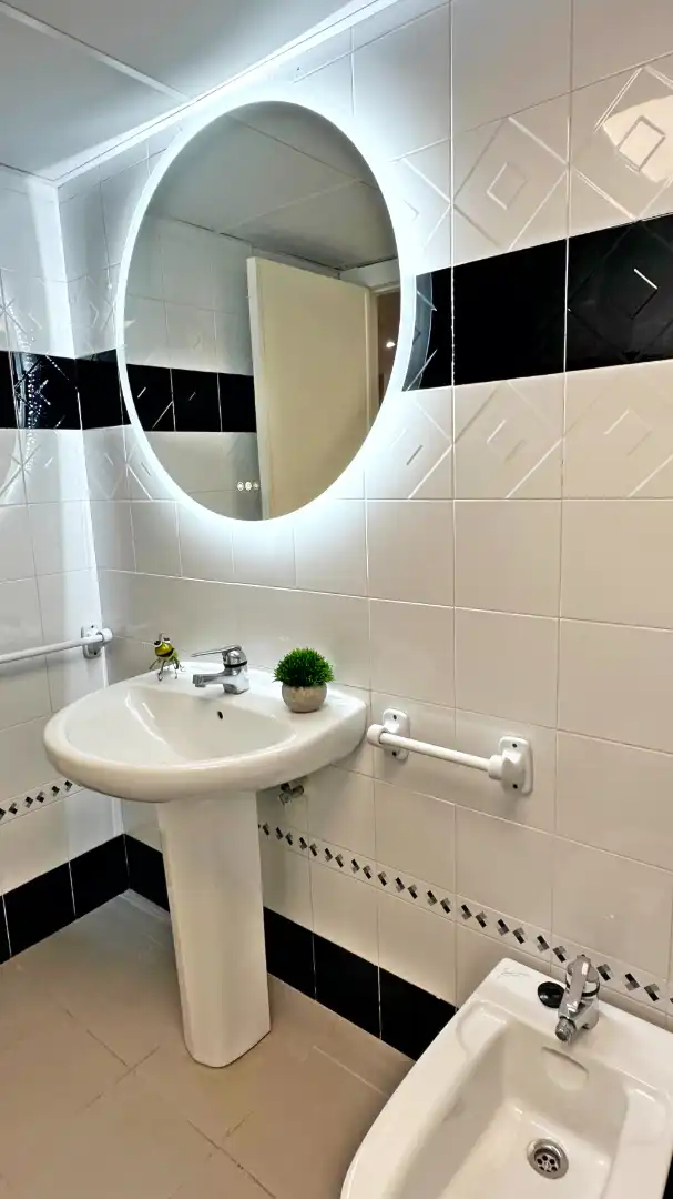Bany de Apartament de lloguer en Gandia amb Aire condicionat, Calefacció i Parquet