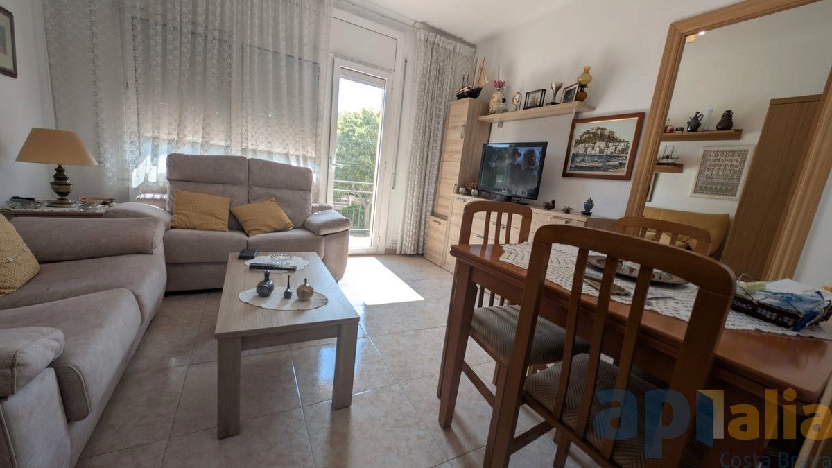 Living room of Flat for sale in Sant Feliu de Guíxols  with Heating and Balcony