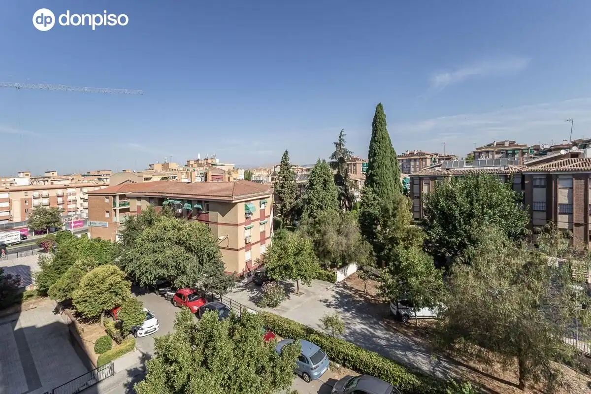 Exterior view of Flat for sale in Granada  with Air Conditioner, Heating and Terrace