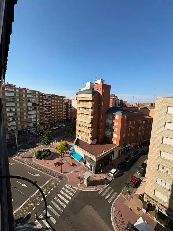 Vista exterior de Pis en venda en Hospital 