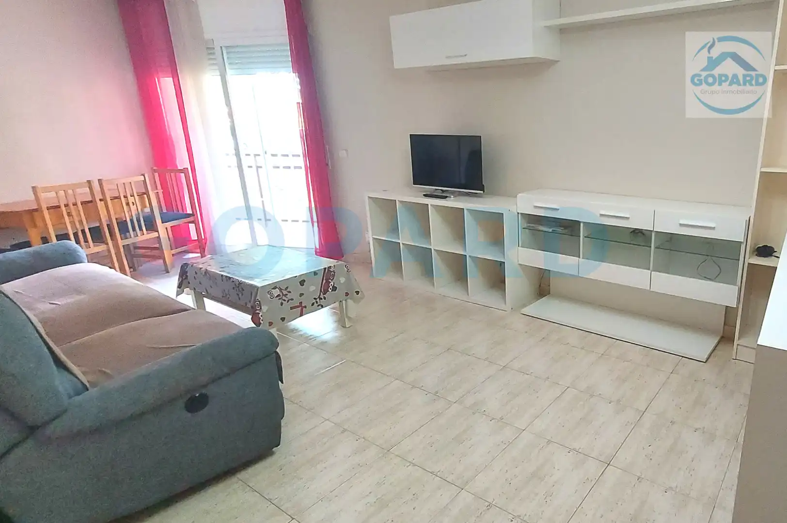 Sala de estar de Piso en venta en Villanueva de la Cañada con Calefacción, Trastero y Amueblado