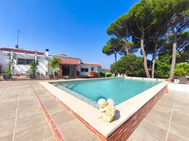 Villa con piscina in vendita a Terrafortuna - Puig Ventós
