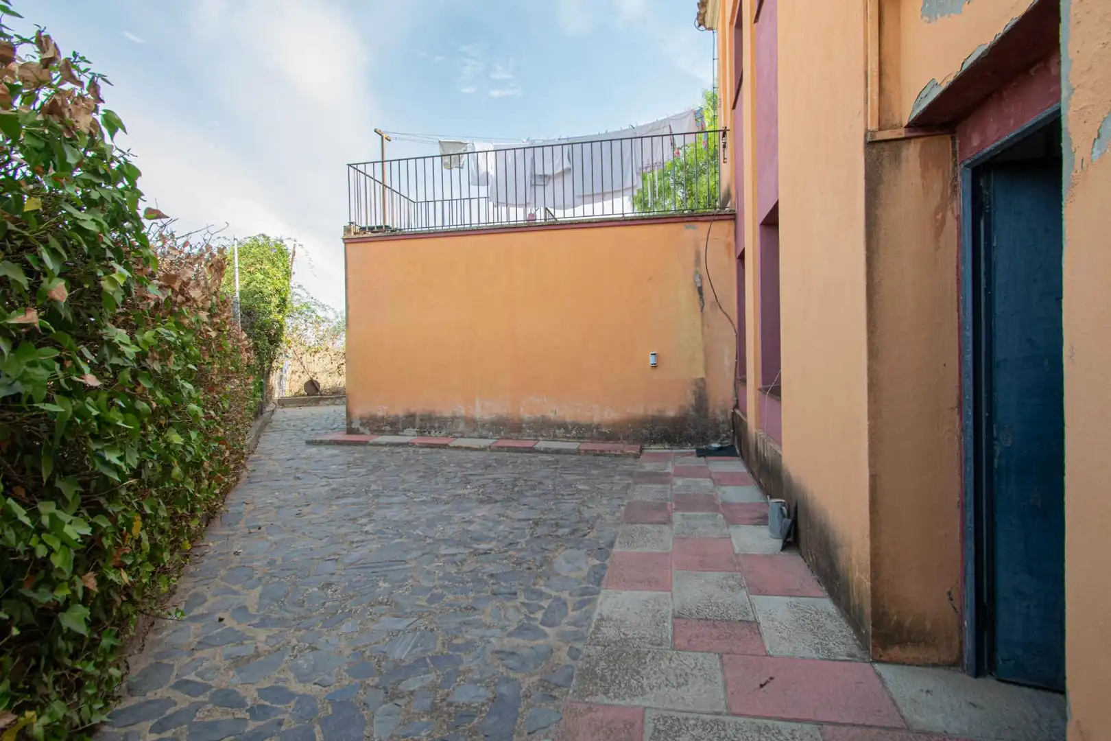 Außenansicht von Country house zum Verkauf in Mairena del Aljarafe mit Terrasse, Schwimmbad und Balkon