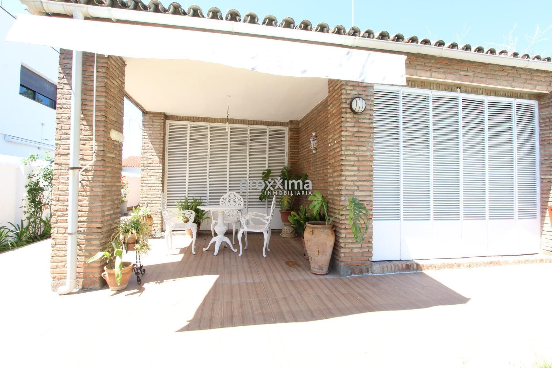 Terrace of House or chalet for sale in  Sevilla Capital  with Air Conditioner, Heating and Private garden