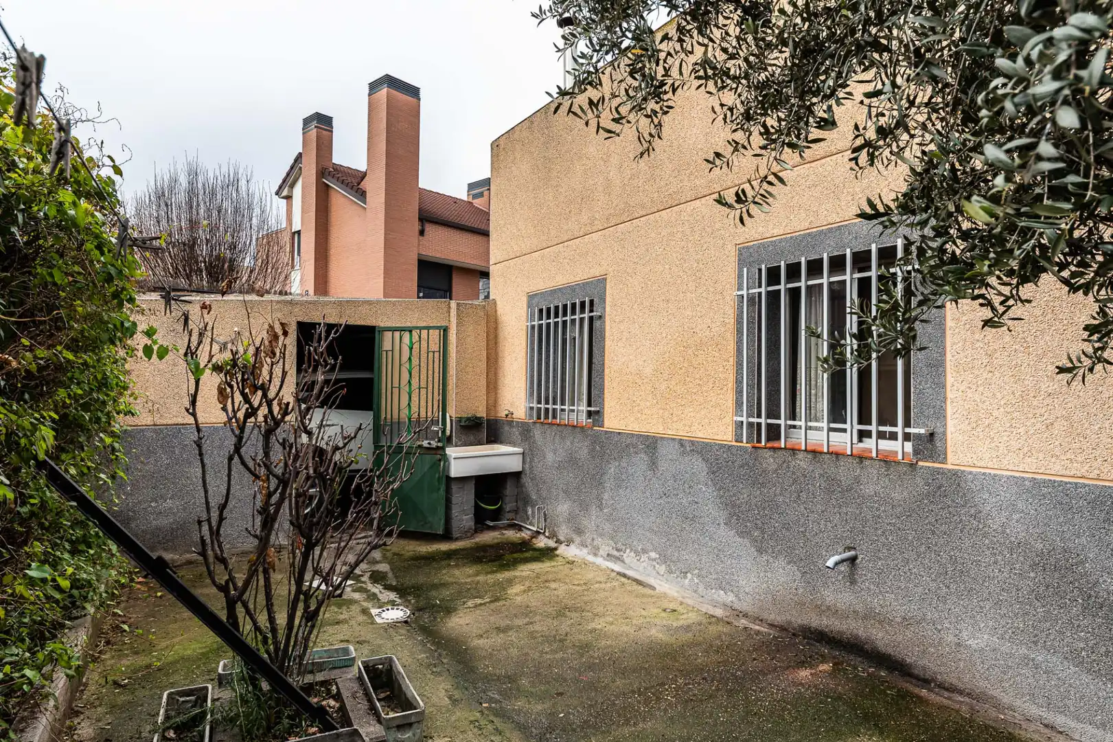 Xalet amb jardí en venda a Calle de Arnedillo, imagen 13