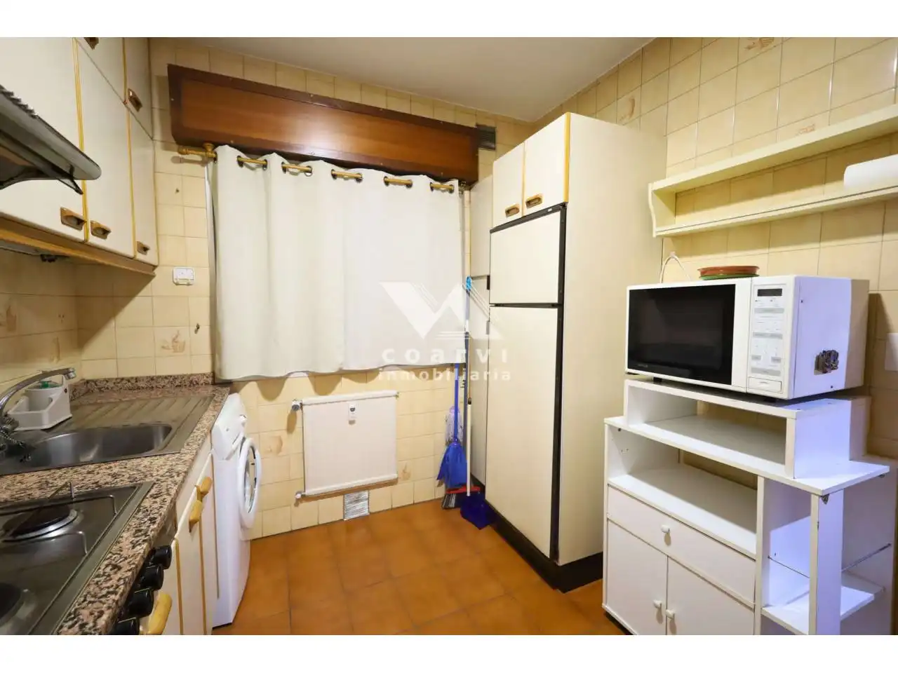 Küche von Wohnung zur Miete in Ourense Capital  mit Heizung, Abstellraum und Möbliert