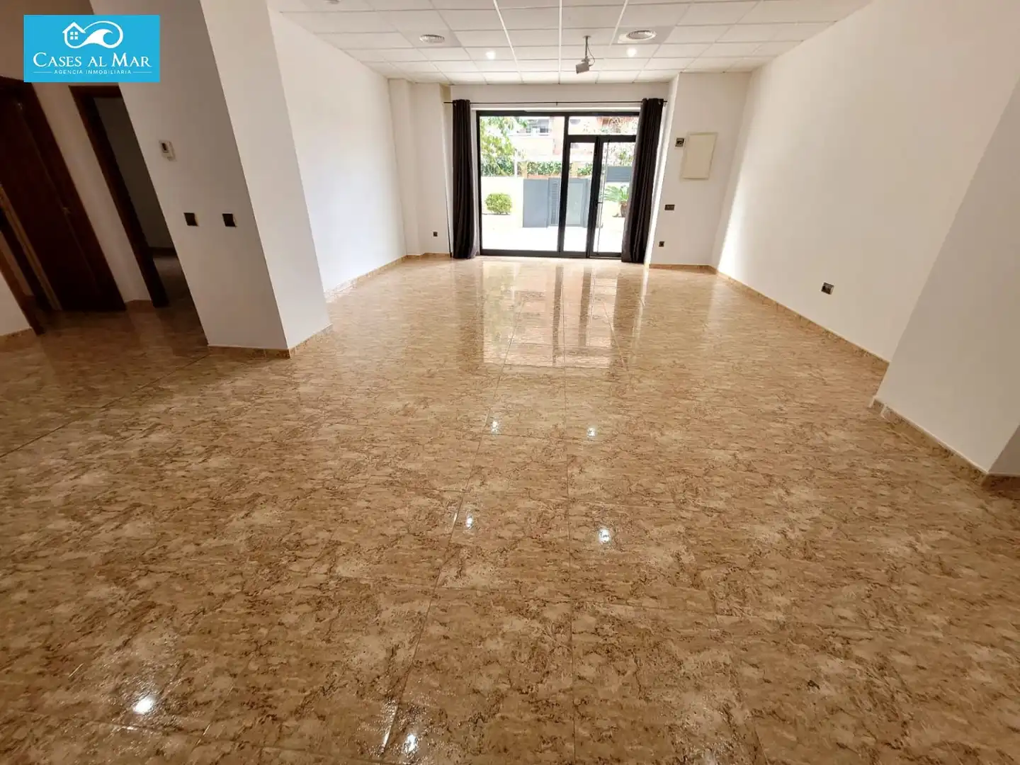 Sala de estar de Local de alquiler en Oropesa del Mar / Orpesa con Aire acondicionado