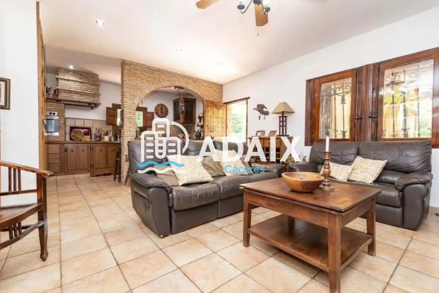 Vista exterior de Casa o xalet en venda en Cáceres amb Aire condicionat i Terrassa