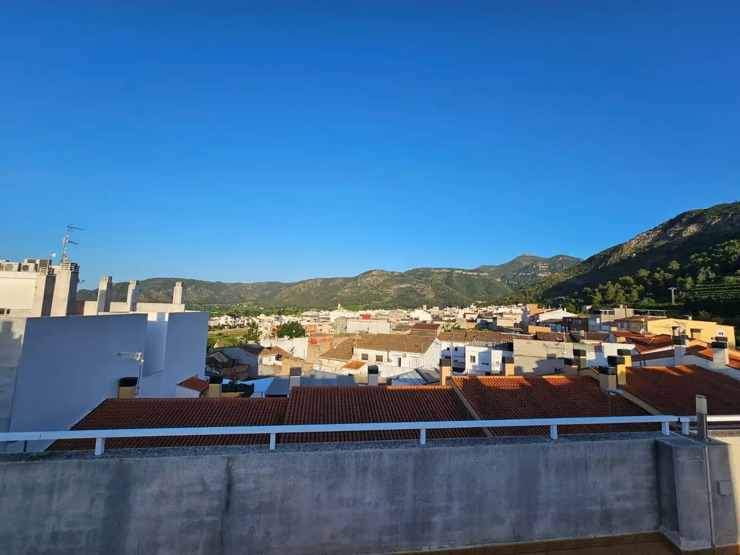 Exterior view of Flat for sale in Simat de la Valldigna  with Air Conditioner, Private garden and Balcony
