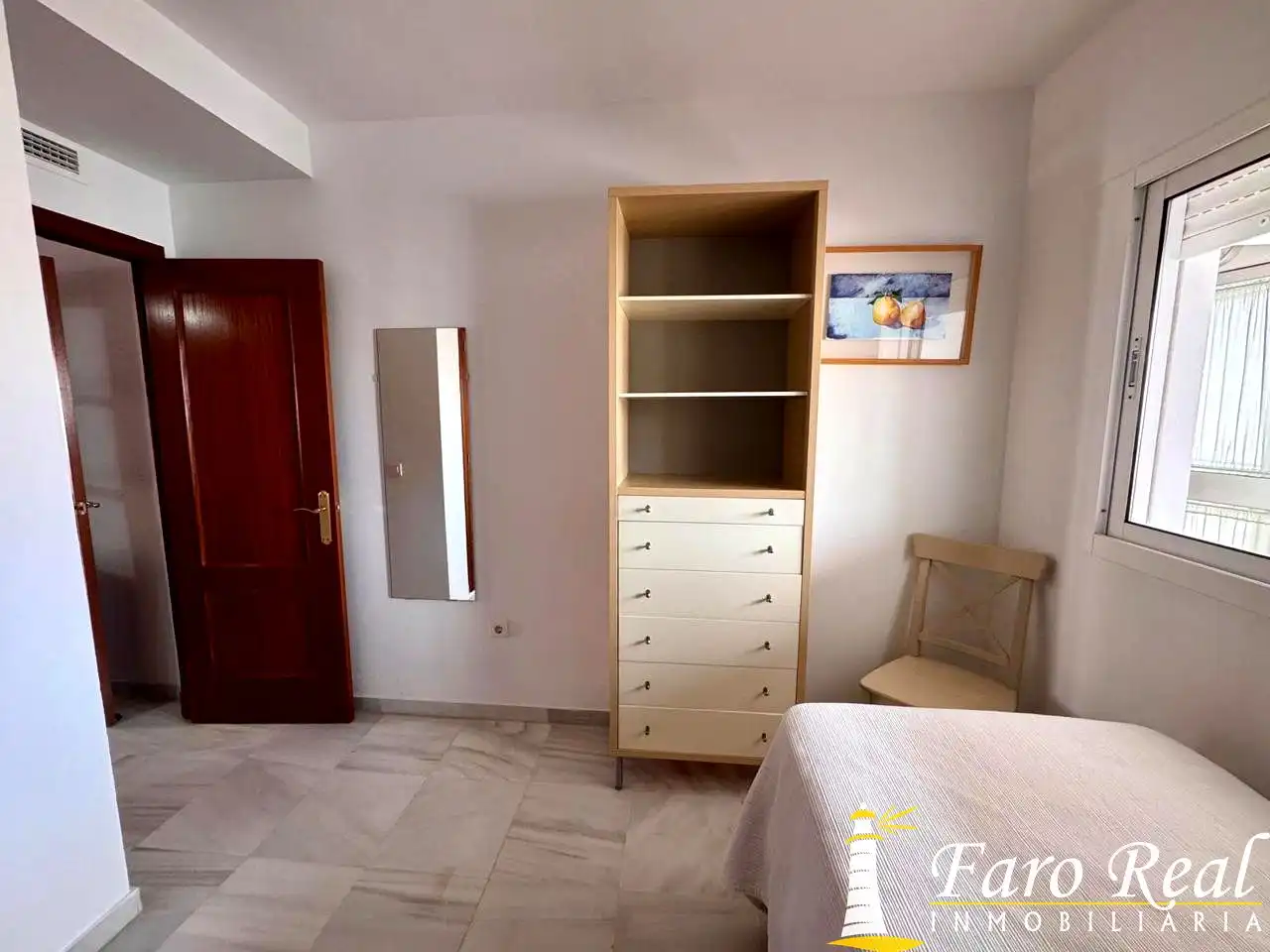 Dormitori de Àtic de lloguer en Sanlúcar de Barrameda amb Aire condicionat, Terrassa i Moblat