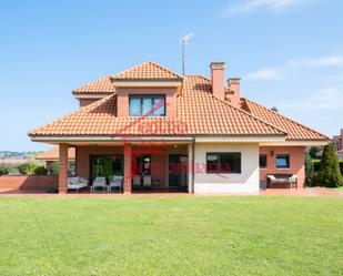 Vista exterior de Casa o xalet en venda en Gijón  amb Terrassa i Balcó