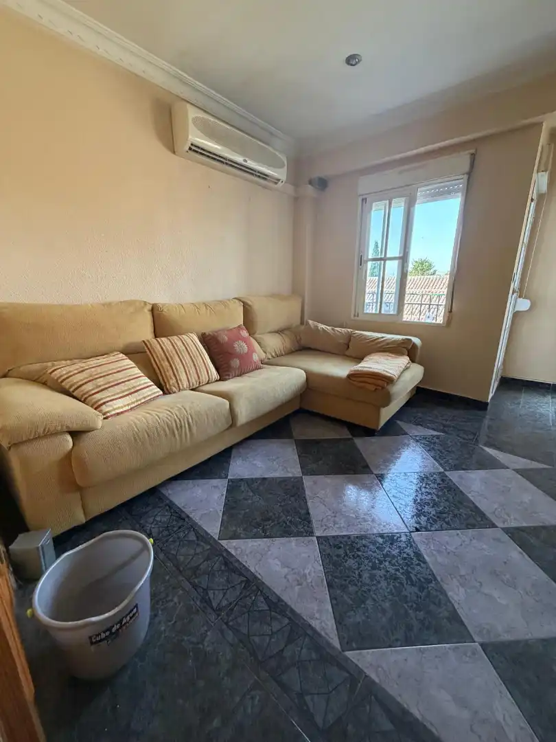 Living room of Flat for sale in Jaén  with Air Conditioner, Furnished and Balcony