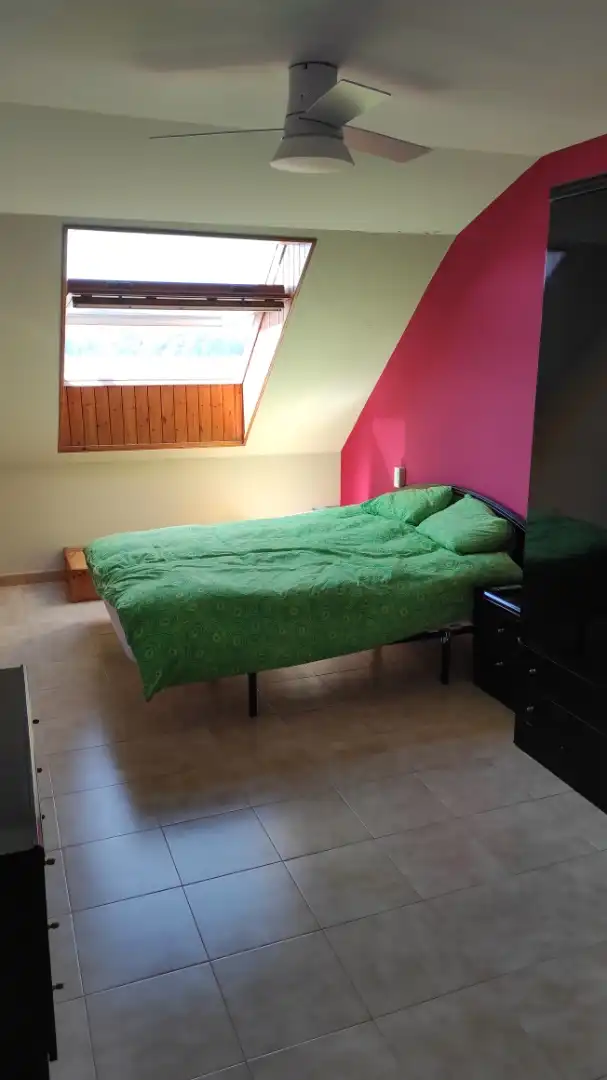 Schlafzimmer von Wohnung zur Miete in Miño mit Klimaanlage