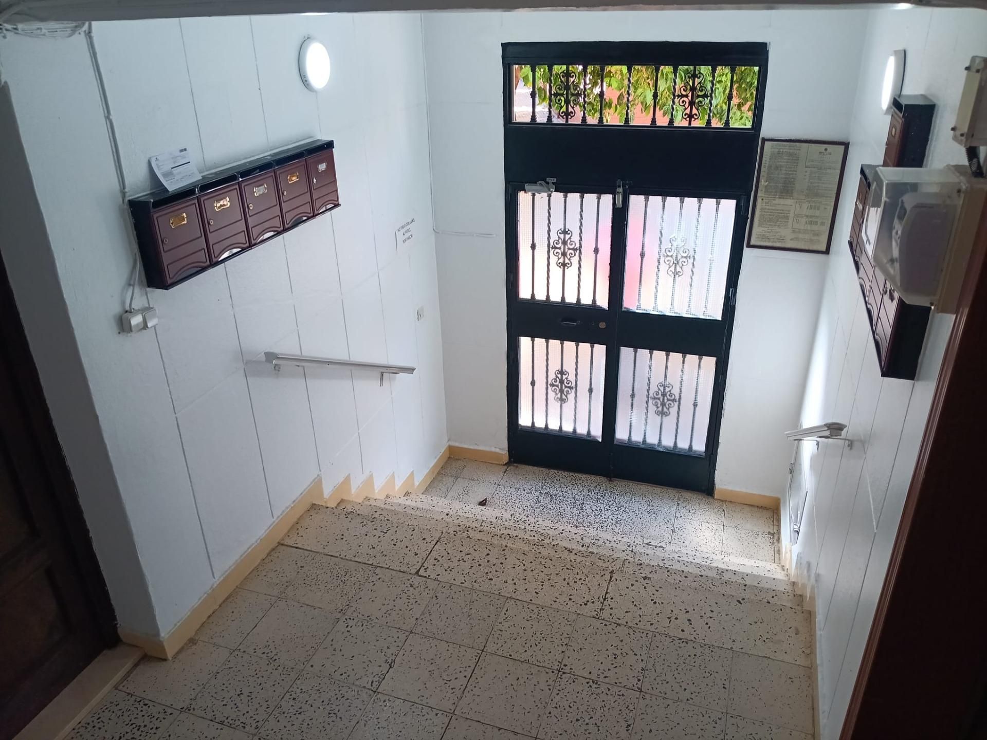 Flat for sale in  Sevilla Capital  with Air Conditioner and Balcony