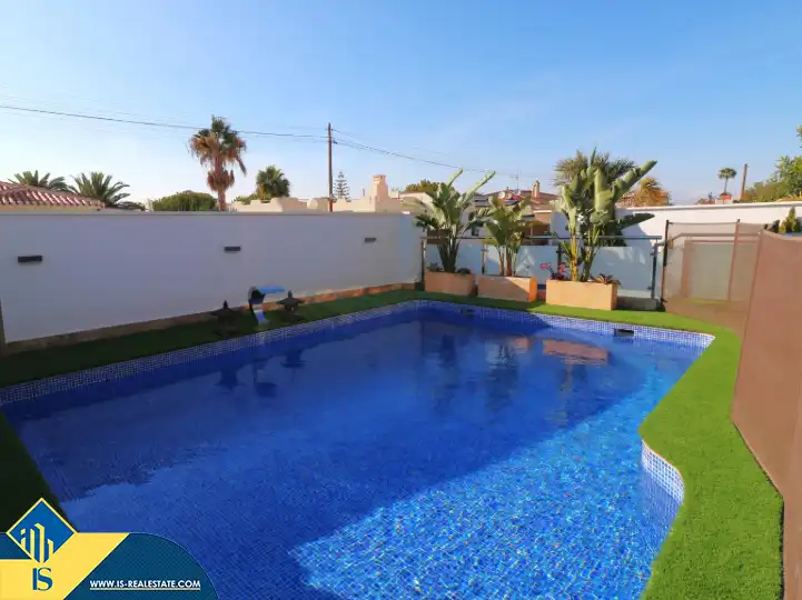 Xalet amb piscina en venda a Zona Carrefour - Urbanizaciones, imagen 3